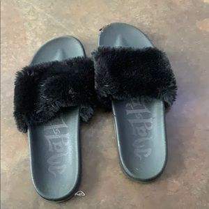 Slides Fuzzy Black Size 10